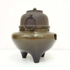 画像4: 一ノ瀬宗辰・菊地正直造　唐銅切合朝鮮風炉・真形釜添（釜鐶付）（共箱） (4)