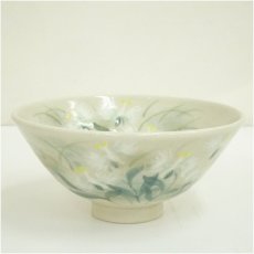画像2: 陶泉窯造　色絵鷺草茶碗（共箱） (2)