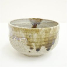 画像2: 九谷焼　九谷陶庄造　荒土釉変茶碗（共箱） (2)