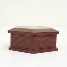 画像3: 哲公房造　溜塗寿字六角香合（而妙斎花押有）（共箱） (3)