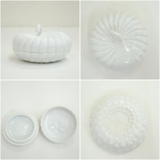 画像6: 肥前一陶窯造　白磁菊香合（共箱） (6)