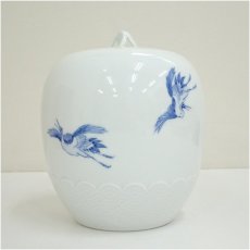 画像4: 平戸焼　横石嘉助造　白磁染付千羽鶴水指（共箱） (4)