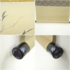 画像7: 前大徳　須賀玄道筆　「一輪霜鏡照」寒椿に小禽画賛　肉筆紙本掛軸（共箱） (7)