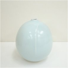 画像2: 井上寿博造　白磁沫雪瓶（共箱） (2)