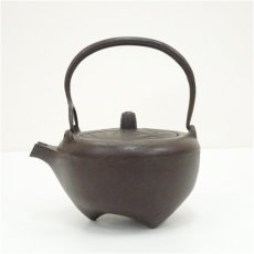画像3: 釜師 佐藤浄清造 丸形銚子(朱竹絵替蓋添)(共箱) (3)