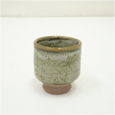 画像2: 壷屋焼 朝日陶器製 ぐい呑(共箱) (2)