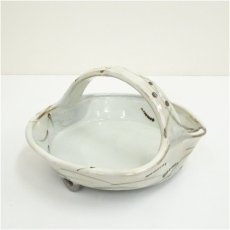 画像2: 唐津焼　十三代　中里太郎右衛門窯造　唐津絵粉引手付鉢（共箱） (2)