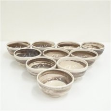 画像2: 吉向焼　吉向窯造　刷毛目数茶碗10客（共箱） (2)