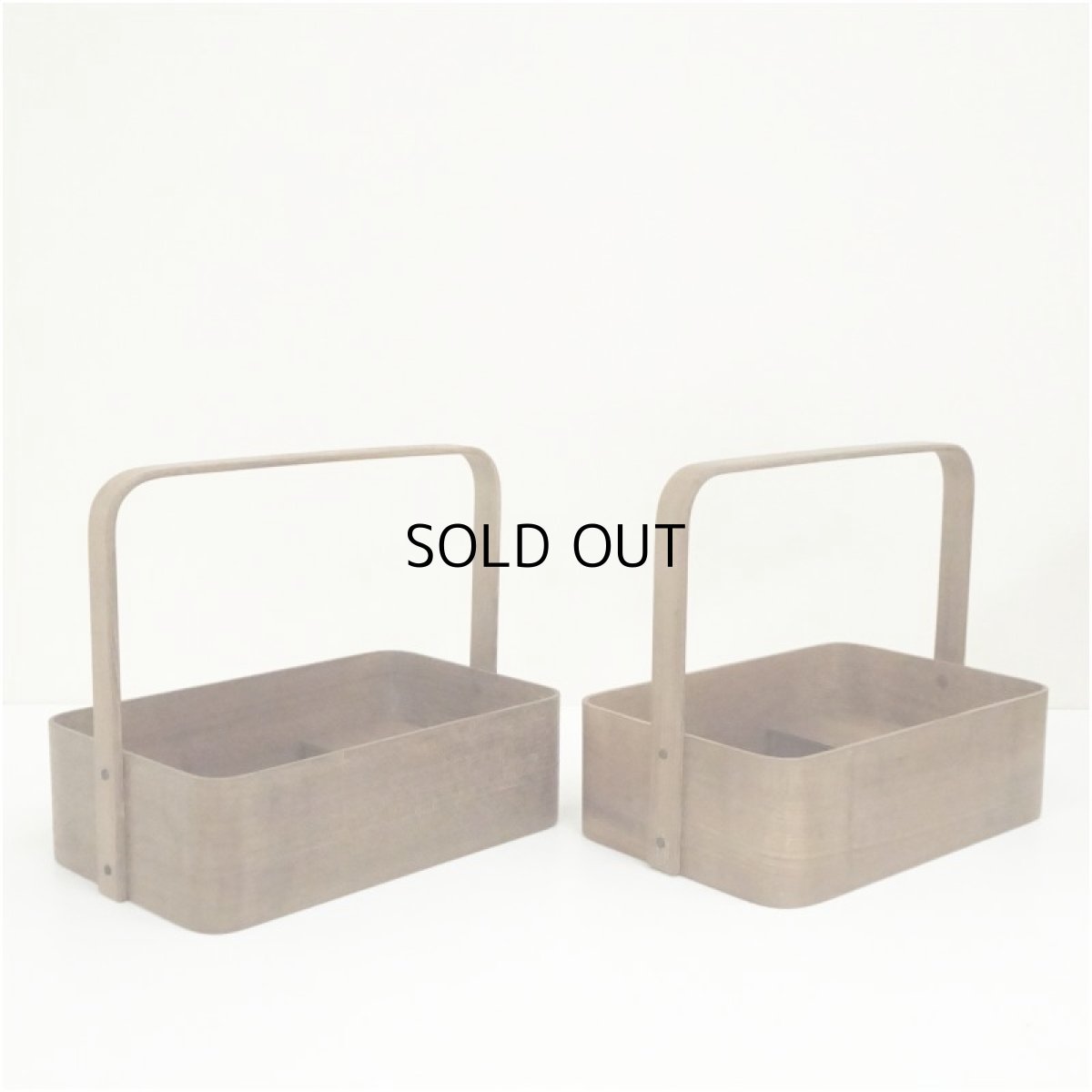 画像4: 木地手付莨盆2組揃（保護箱） (4)