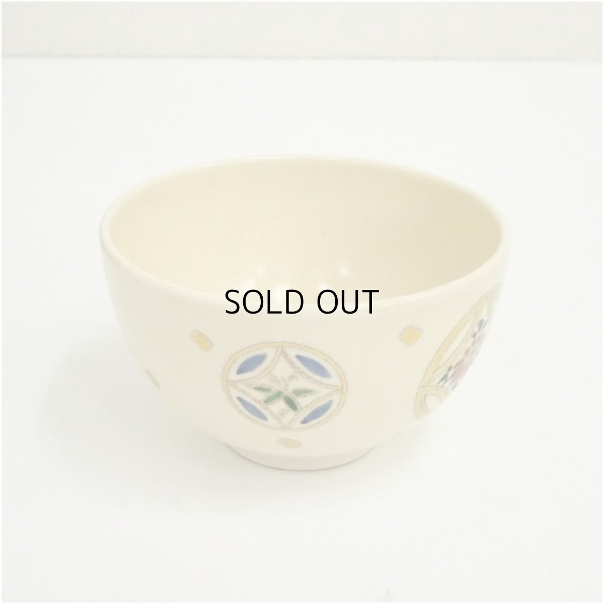 画像2: 恵雲造　色絵七宝文茶碗（仕覆付）（箱付） (2)