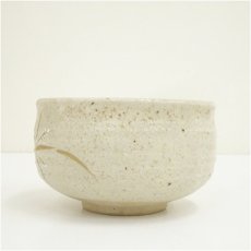 画像4: 九谷焼　土用珠峰造　色絵秋草茶碗（保護箱） (4)