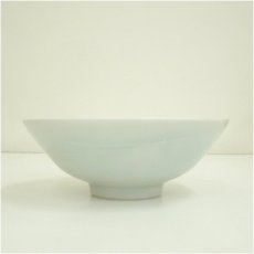 画像3: 宇野徹造　白磁松葉文平茶碗（保護箱） (3)