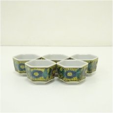 画像2: 九谷焼　玉峰造　六角牡丹文酒器揃（共箱） (2)